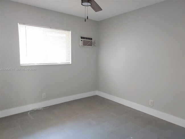 Foto del edificio - 808 SW 14th Terrace