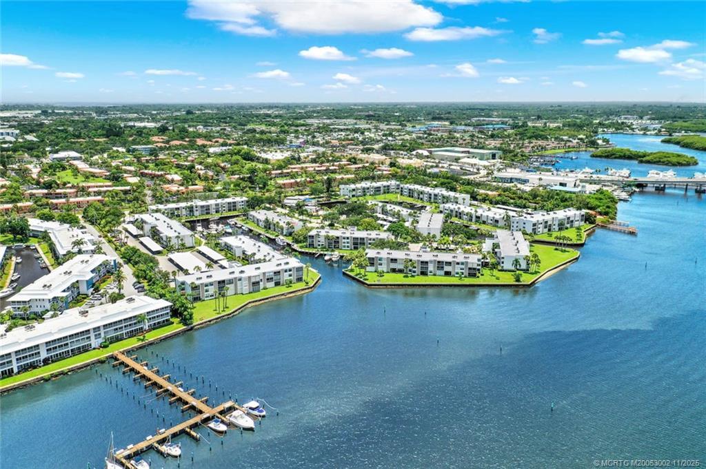 Foto principal - 1950 SW Palm City Rd