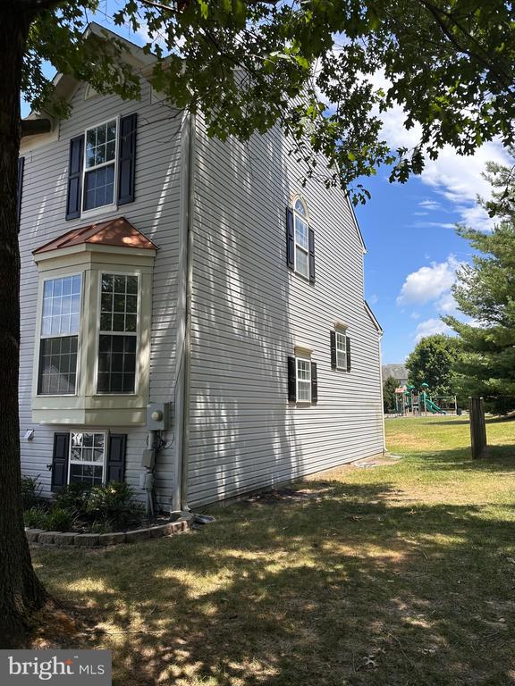 Building Photo - 9400 Birchwood Ct W