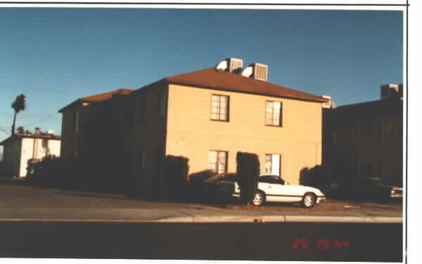 Foto del edificio - 1711 Santa Paula Dr