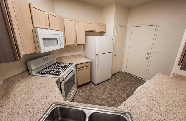 Building Photo - Cute 2 Bedroom Single Story Home in the No...
