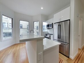 Building Photo - 844 Greenwich St