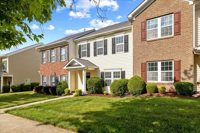 Foto del edificio - Well Maintained Three Bedroom Home!