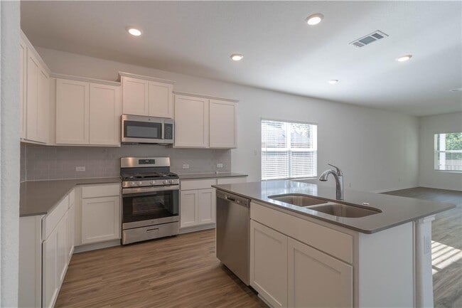 Building Photo - 3101 Windy Vane Dr