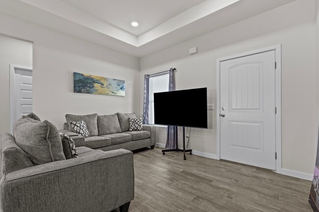 Foto del edificio - BRAND NEW HOMES FOR LEASE IN MERCEDES! 3BD...