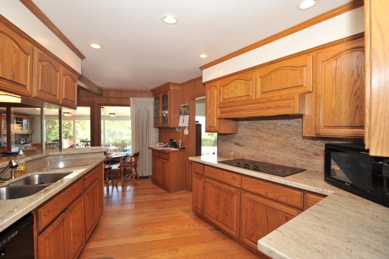 Primary Photo - 343 Moseley Rd