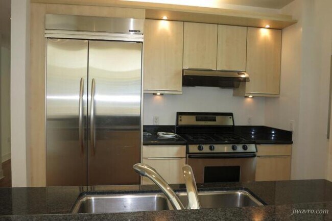 Building Photo - 2 bedroom in San Francisco CA 94107
