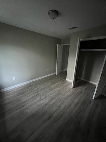 Building Photo - 1004 Stonehendge Dr