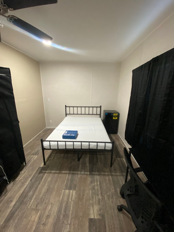 Foto del edificio - 325 Robin Ln