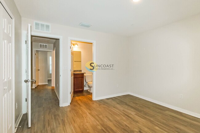 Foto del edificio - 33 Walnut Run Ct