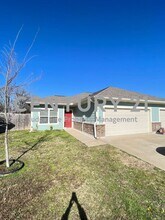 Building Photo - 214 Lasso Cir