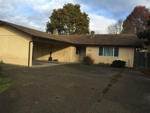 Building Photo - 4791-4793 Royal Ave