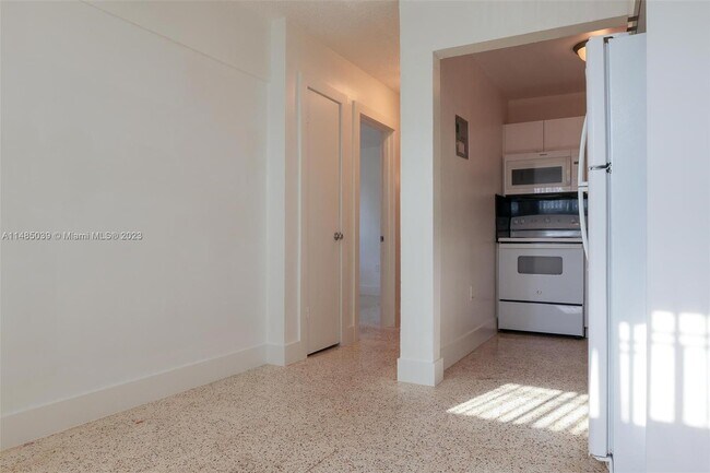 Foto del edificio - 3050 NW 21st Ave