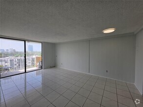 Building Photo - 2350 NE 135th St