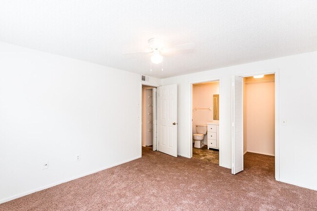Foto del edificio - IDEAL CENTRAL LOCATION IN PORT CHARLOTTE