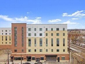 Building Photo - 49 N Day St