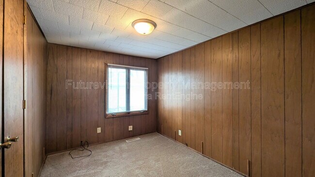 Foto del edificio - 302 St Jude Ave