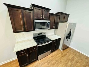 Building Photo - 1136 Doby Springs Dr