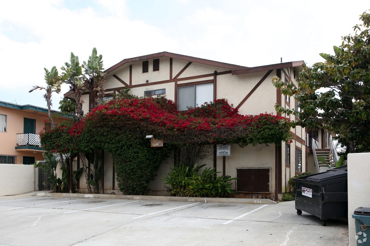 Building Photo - 1242-1252 Calla Ave