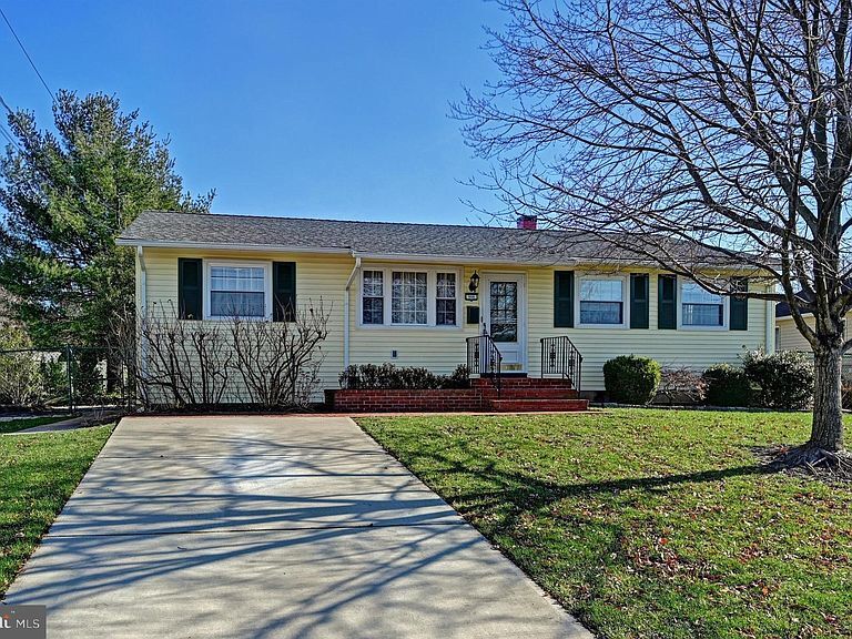Building Photo - 9 Harlington Dr