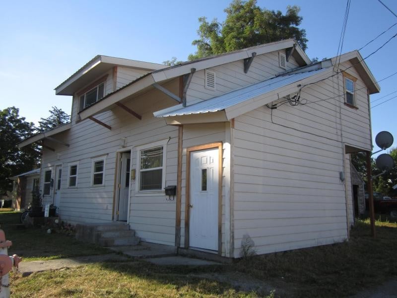 Foto principal - 109 E 5th St
