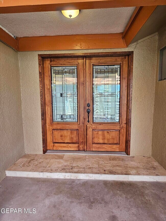 Building Photo - 944 Agua Caliente Dr