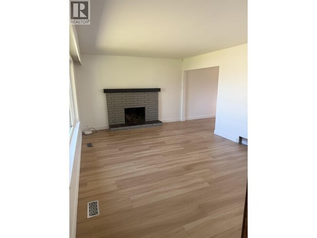 Building Photo - 311 Leroy St