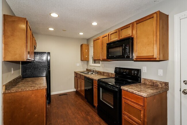 Foto del edificio - 112 Bluegrass Rd