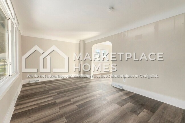 Foto del edificio - 8460 Chalmers Ave