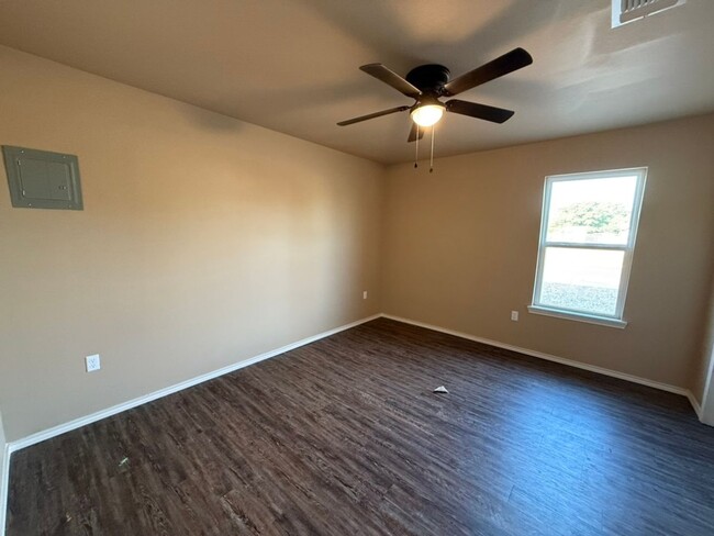 Foto del edificio - 3 Bedroom Home In East Lubbock!