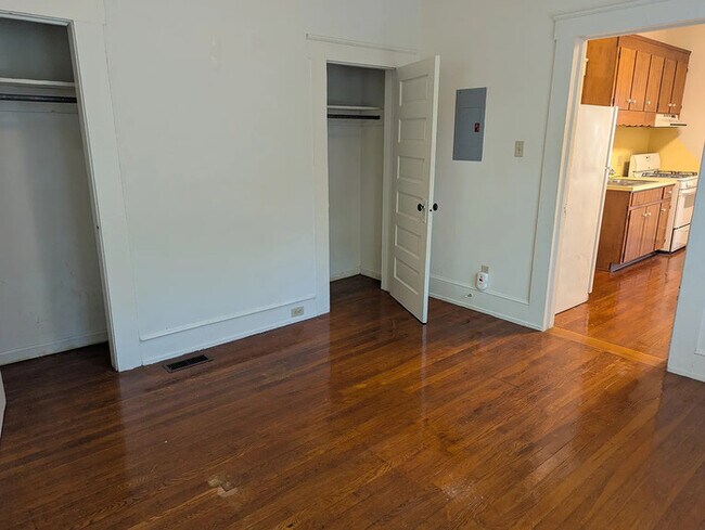 Foto del edificio - Nice 1 Bed / 1 Bath duplex home in a desir...