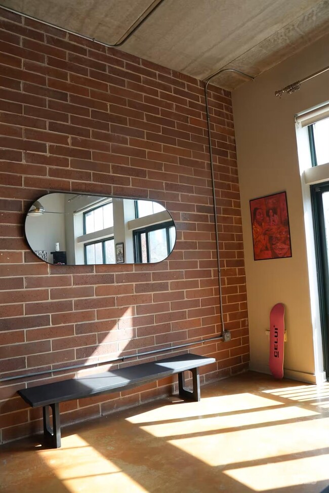 Foto del edificio - 626 N Graham St