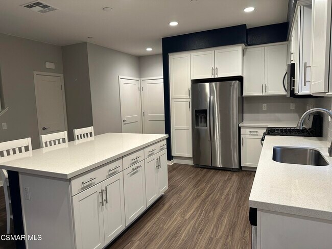 Building Photo - 139 Farmhouse Dr