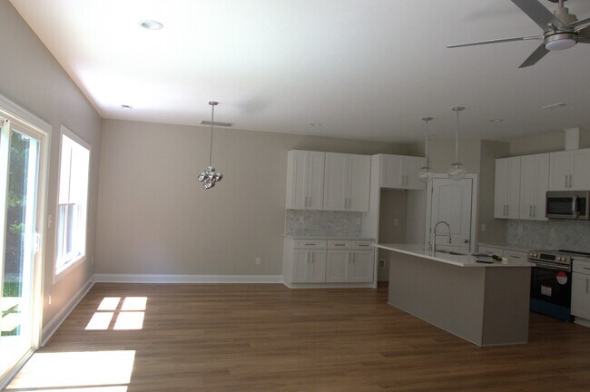 Building Photo - 7444 Malabar Rd