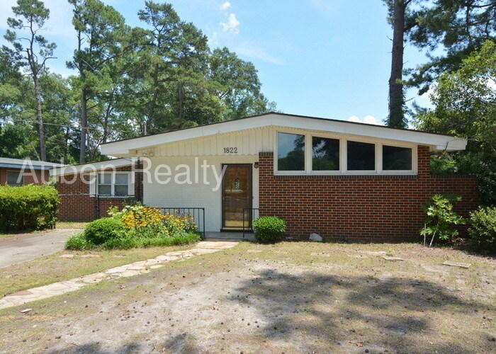 Primary Photo - 4 Bed/1.5 Bath Near Pendleton King Park