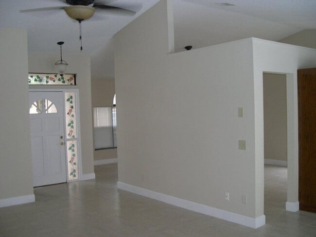 Photo - 1437 E Amanda Rd House