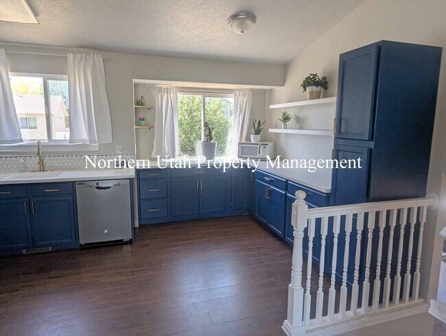 Foto del edificio - 3 Bed 2 Bath - HVAC