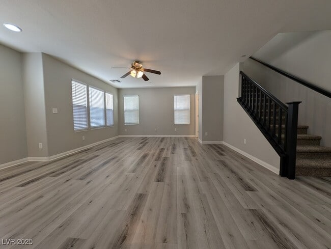 Foto del edificio - 8925 John Charles Ave