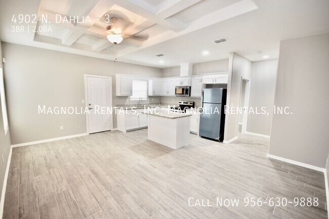 Foto del edificio - 4902 N. Dahlia-3