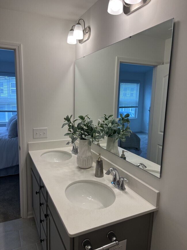 Building Photo - 230 1st St