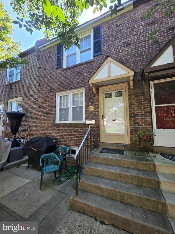 Building Photo - 2290 S Harwood Ave