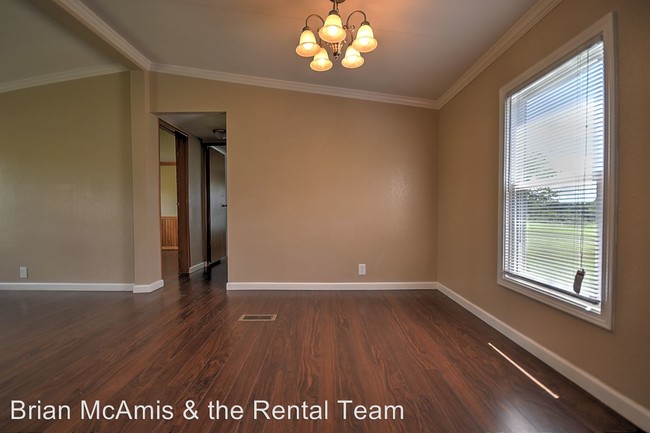 Building Photo - 3 br, 2 bath House - 585 Oak Hills Rd