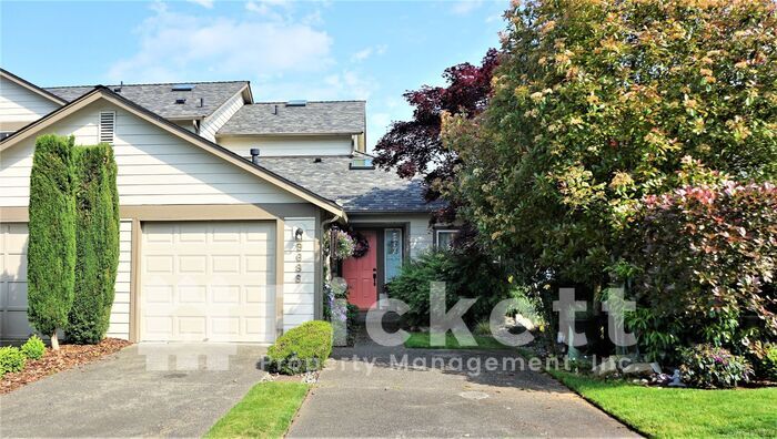 Primary Photo - Adorable 2 Bedroom Silverdale Townhome