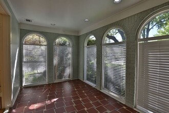 Building Photo - 3124 Jarrard St