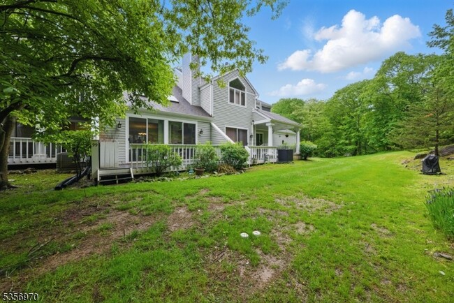 Building Photo - 99 Sleepy Hollow Rd