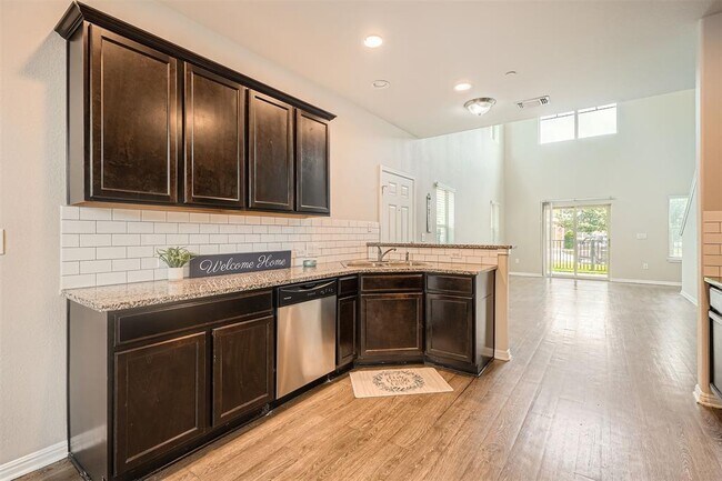 Foto del edificio - 516 E Slaughter Ln