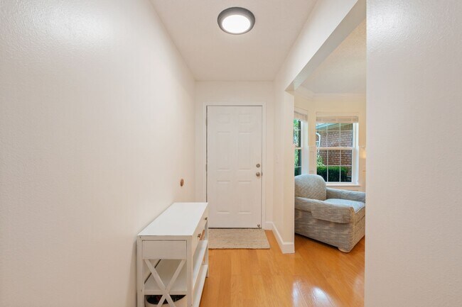 Foto del edificio - 4406 Southminster Cir