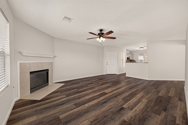 Building Photo - 14837 Peachmeadow Ln