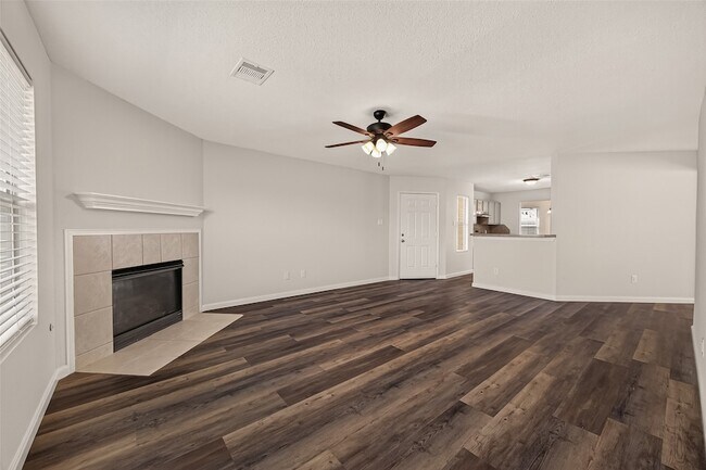 Foto del edificio - 14837 Peachmeadow Ln