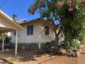 Building Photo - 1037 3rd Ave